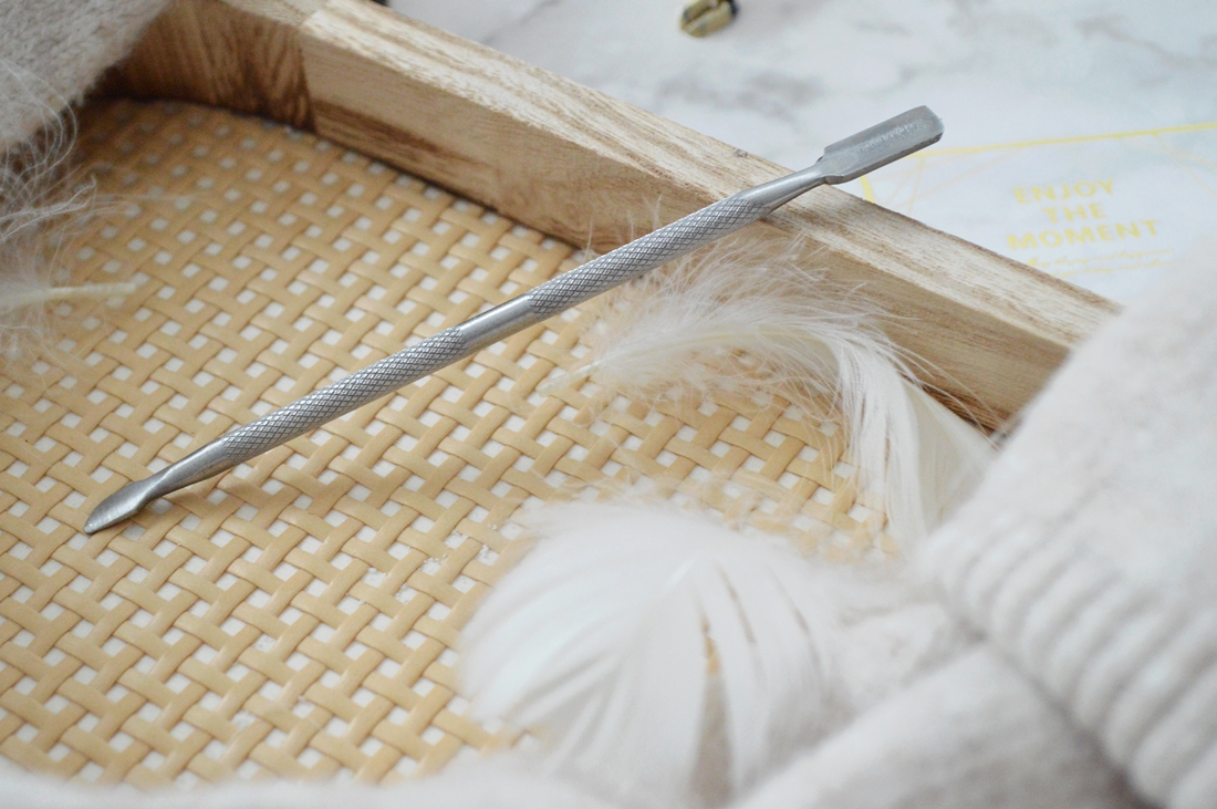 wielofunkcyjne radełko do paznokci